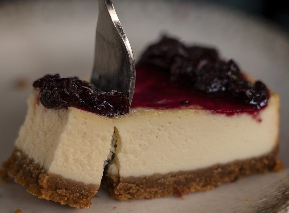 blueberry cheesecake, dessert, fork-5988437.jpg